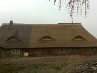 Bauernhaus in Brützkow, 2008(links) und 2009